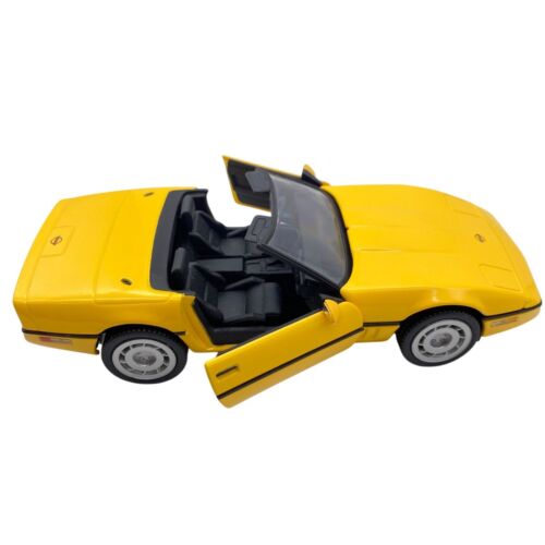 Franklin Mint 1986 Corvette Convertible 1:24 scale diecast car Yellow