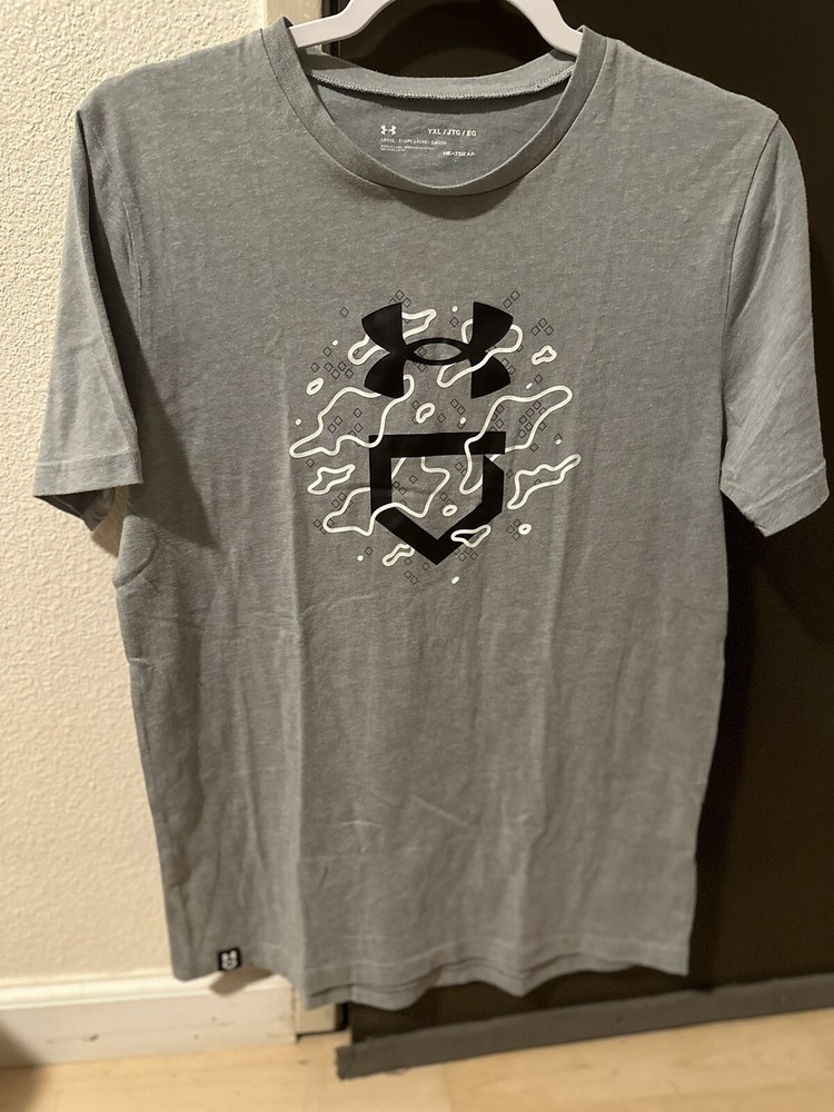 Under Armour Kids clothing Size  YXL
