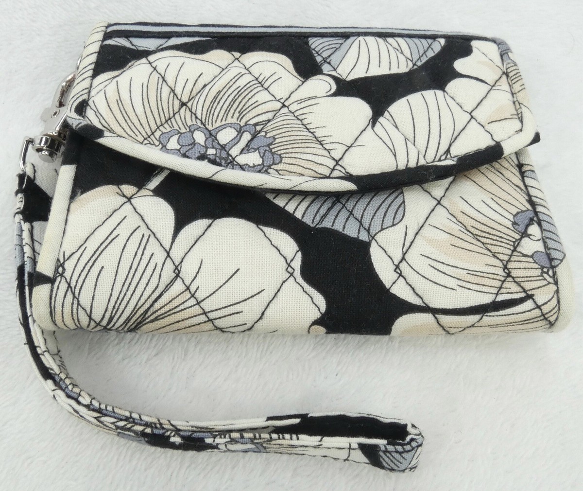 Vera Bradley Camellia Super Smart Wristlet Wallet Black White Tan