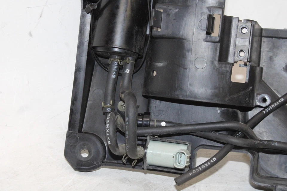 Yamaha V Star 1100 XVS1100 2008 personalizado OEM bote de emisiones de vapor evap con cubierta Foto 3 de 4