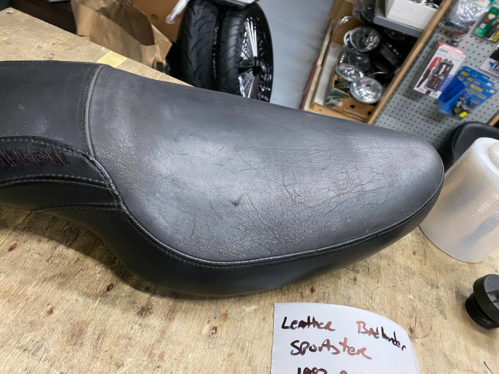 Leather Badlander Seat Harley sportster ironhead Evo 19822003 Low