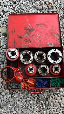 RIDGID  12-R Ratchet Pipe Threader Threading Kit 1/2'' - 2'' - No Handle