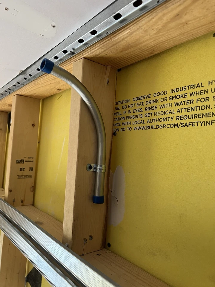 Trozos de conducto EMT de 90 grados prefabricados de 1/2 pulgada con bujes de 12 pulgadas de longitud Foto 3 de 4