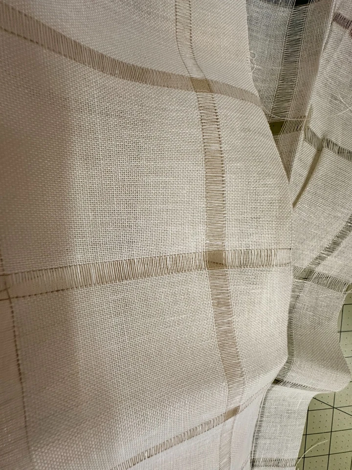 Open Window cream 28 count linen full 1 yard cut - Image 2 of 2