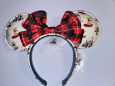 2021 Disney Parks Holiday Lodge Snow Mickey Christmas Minnie  display picture 1
