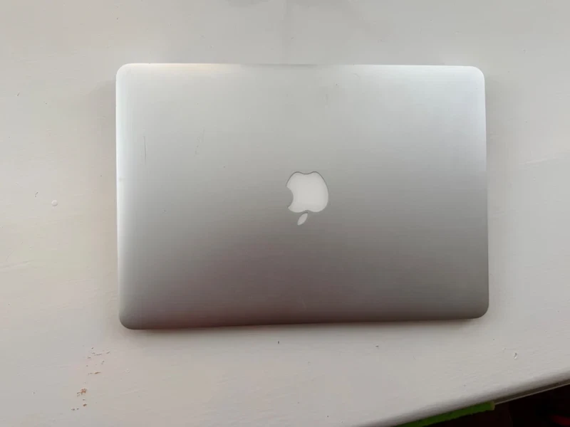 Apple MacBook Air A1466 13.3" Laptop - MMGF2LL/A (Early 2015), photo 3 of 5