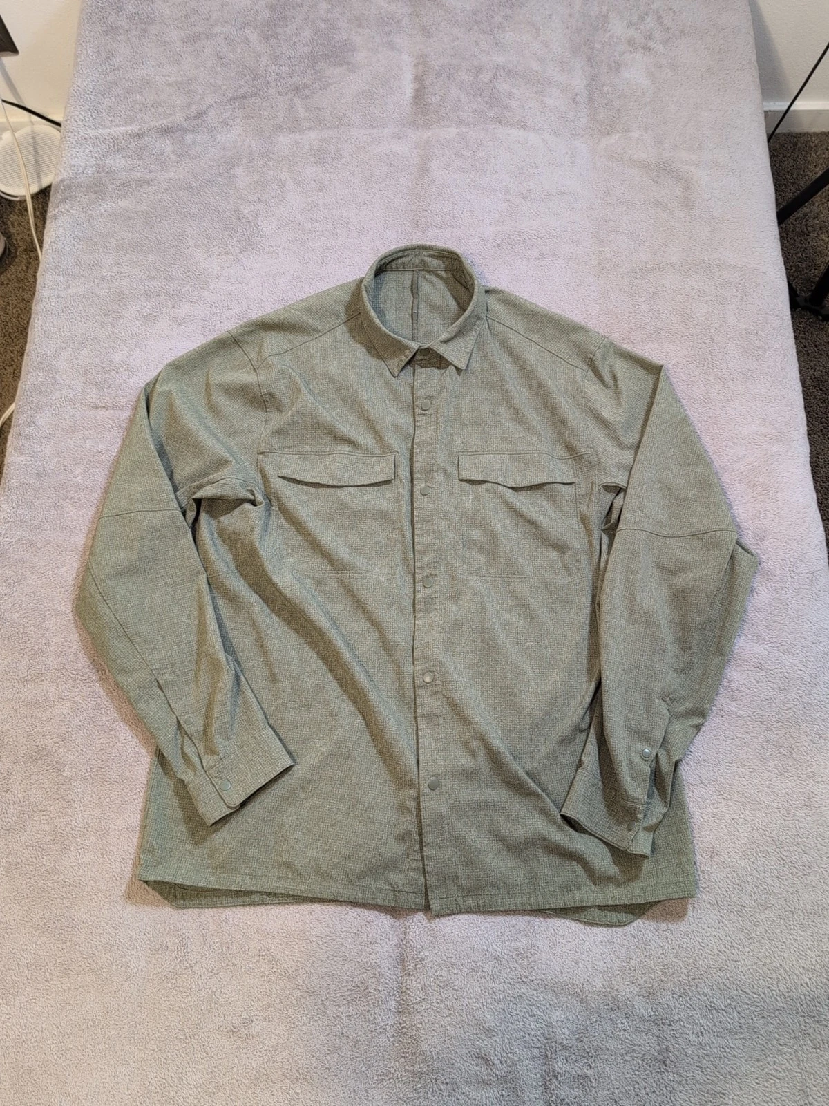 Lululemon Shirt Men XL Airing Easy Overshirt Heathered Olive Long Sleeve Snap
