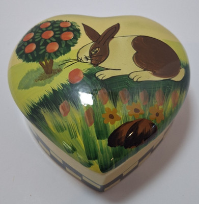 VTG Heart Shaped Jewelry/Trinket Box /Lid Rabbit Checkerboard Primitive Folk Art