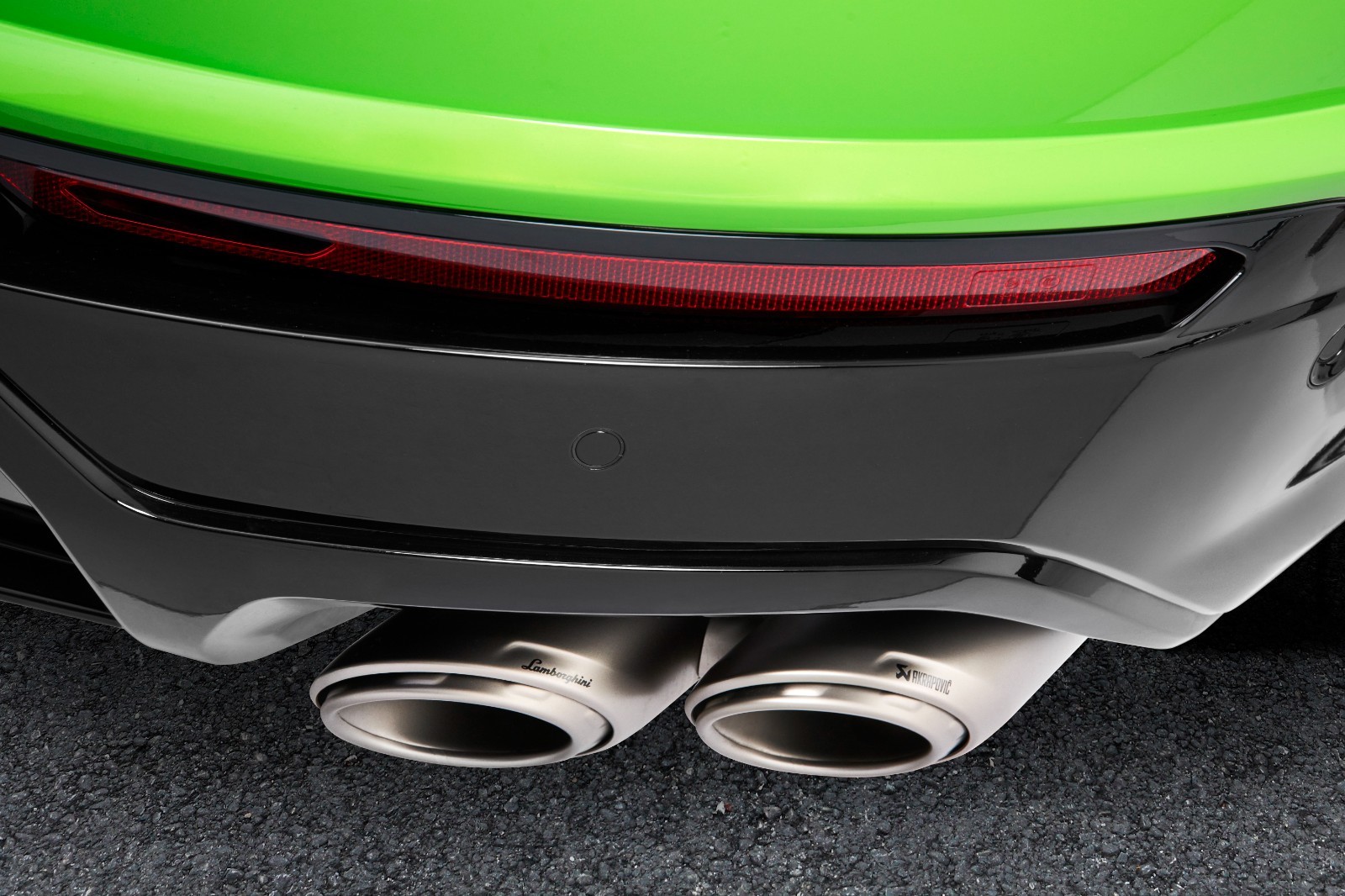 Lamborghini Urus sport exhaust 2.0
