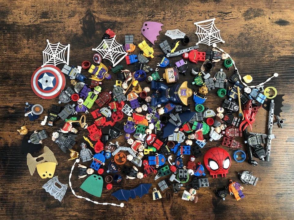 Lego Superheroes: Bolsa de 1 quarto de peças e peças de minifiguras de super-heróis Marvel/Dc - Imagem 3 de 4