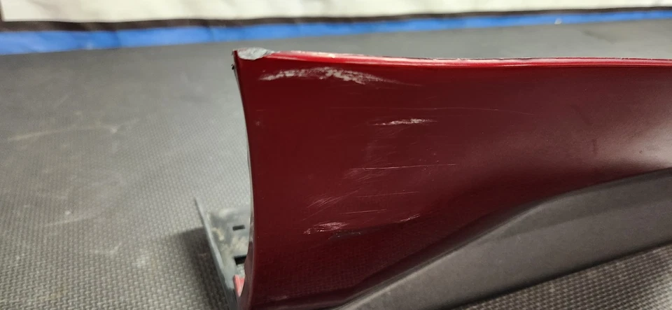 Ford Mustang GT 2015-2023 RH pasajero faldón lateral moldeado "RR" OEM Foto 3 de 4