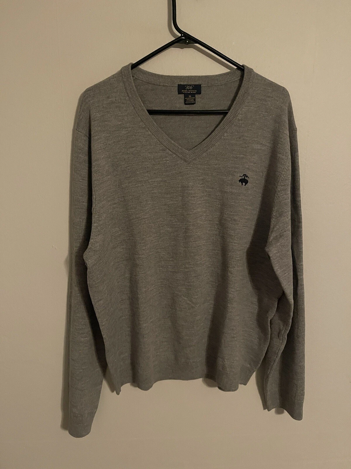 Brooks Brothers 346 Merino Wool Light Gray V-Neck Pullover Sweater - Men's XL