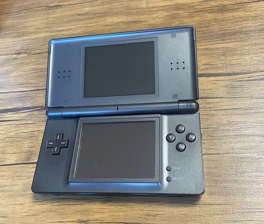 Nintendo DS Lite Pokemon Center Dialga Palkia Limited Edition