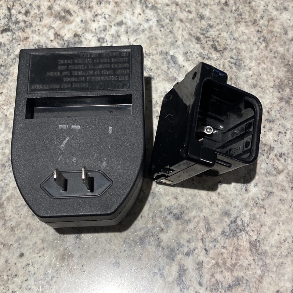 Cargador de batería y adaptador barredora giratoria modelo XR DC080200 7,5 V DC 200mA OEM Foto 3 de 4