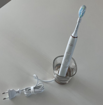 Philips Sonicare 9000 HX9913/90 DiamondClean Electric Toothbrush