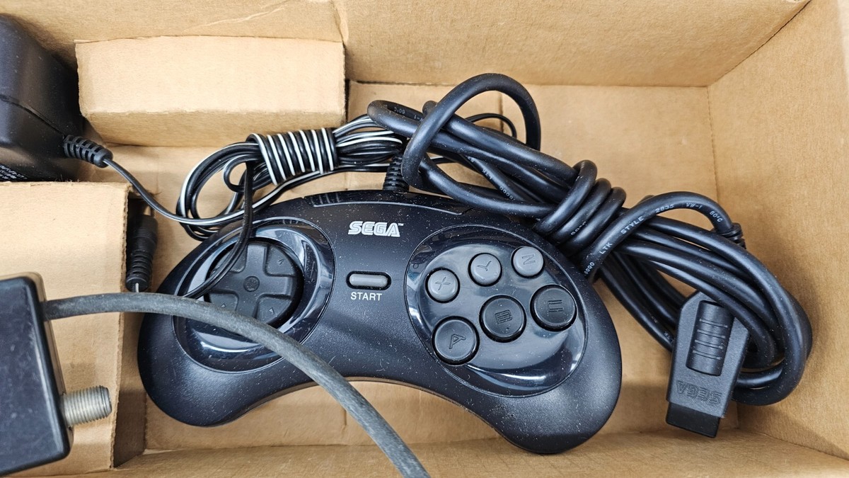 Sega Genesis III Model 3 Console Core System - Tested, CIB