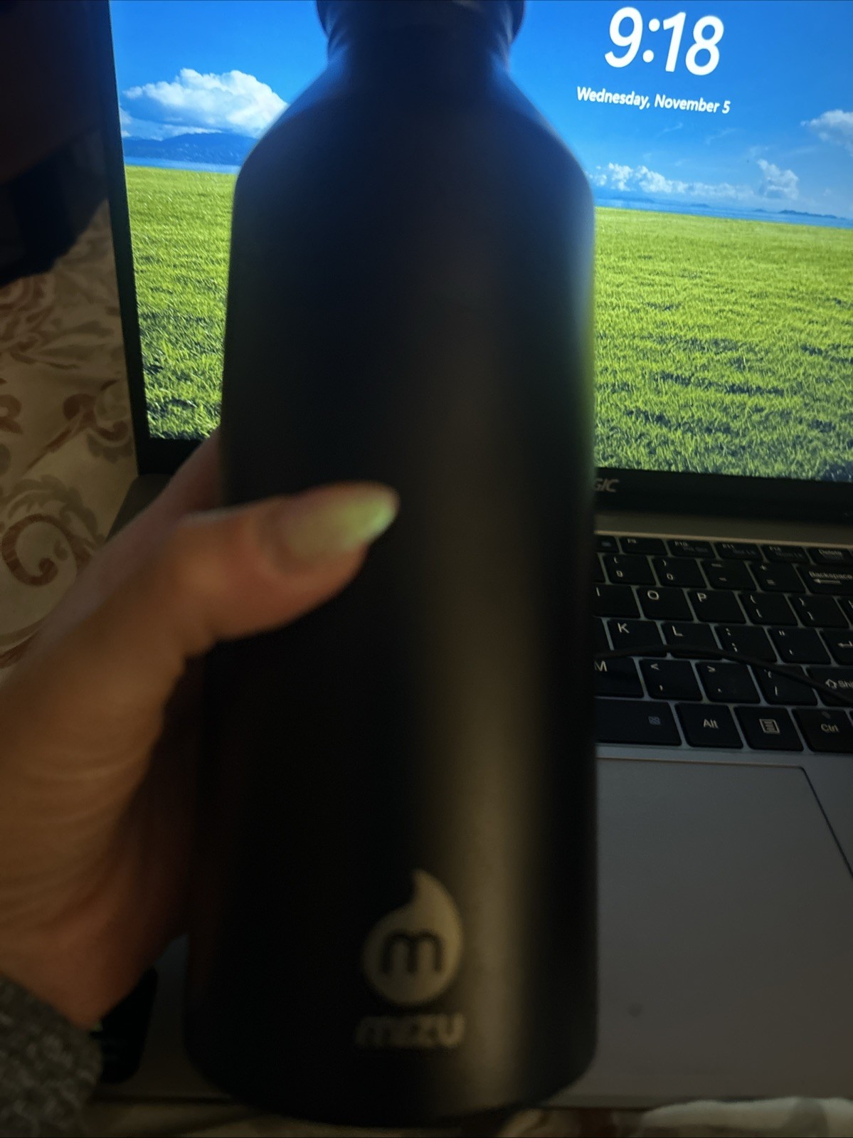 Brand New Mizu Life M8 Black Loop Cap Stainless Steel Water Bottle