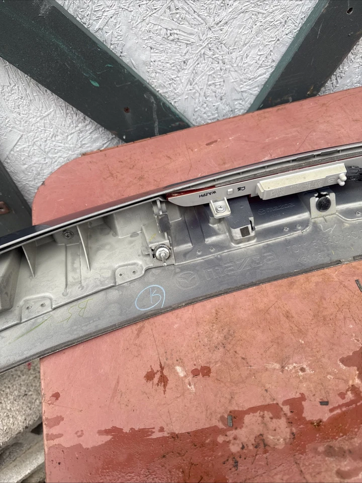 07-15 Mazda CX-9 CX9 puerta levadiza trasera escotilla alerón tercera luz de freno Foto 3 de 4