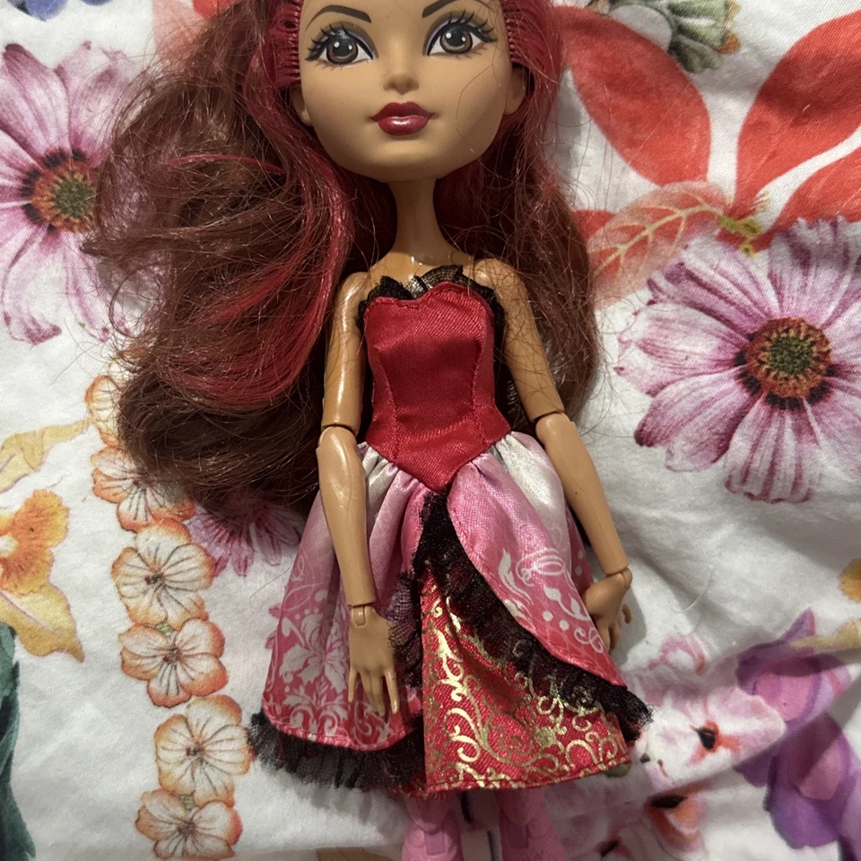 Ever After High - Epic Winter Rosabella - Nude 2015 Hasbro Pink legs Red hair - Image 2 of 3