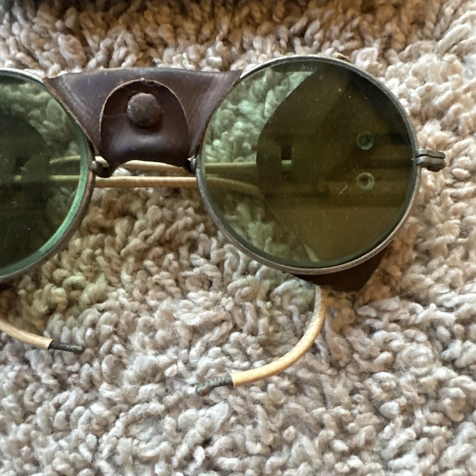 Vintage American Optical Green Glass Safety Goggles with Leather Guards & Case - Image 3 of 4