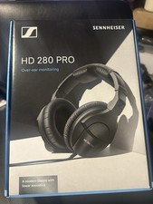 Sennheiser HD 280 Pro Over-ear monitoring headphones,