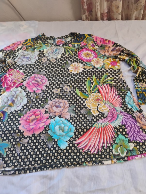 Johnny Was Floral Bird Of Paradise Tee  XL 45 X 28
