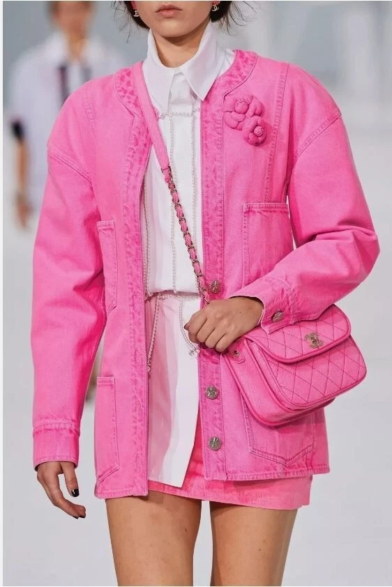 Giacca Chanel Denim Florette con bottoni rosa 2021