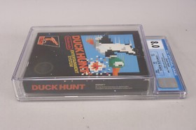 Duck Hunt Nintendo NES 1986 CIB Complete in Box w/Manual CGC Graded 8.0 9.4 Cart