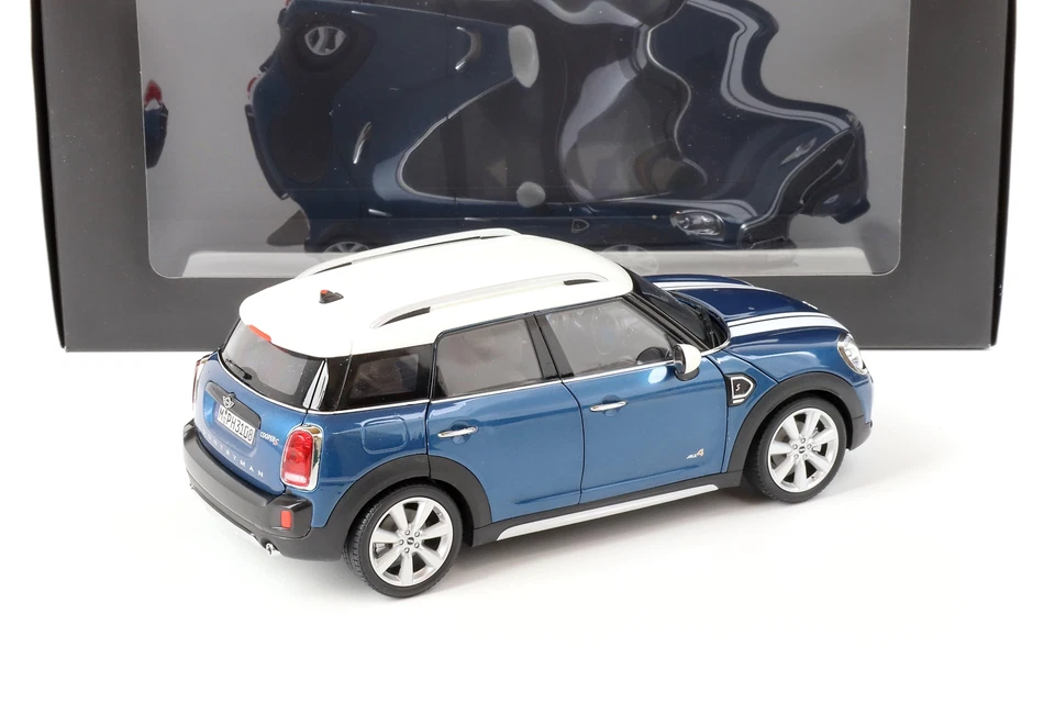 1:18 Kyosho Mini Cooper S Countryman F60 Blu Isola/ Bianco Versione Dealer - Immagine 3 di 4