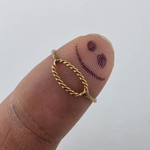 Gold Tone Twisted Oval Ring Minimalist Dainty Boho Stackable Band Size 7