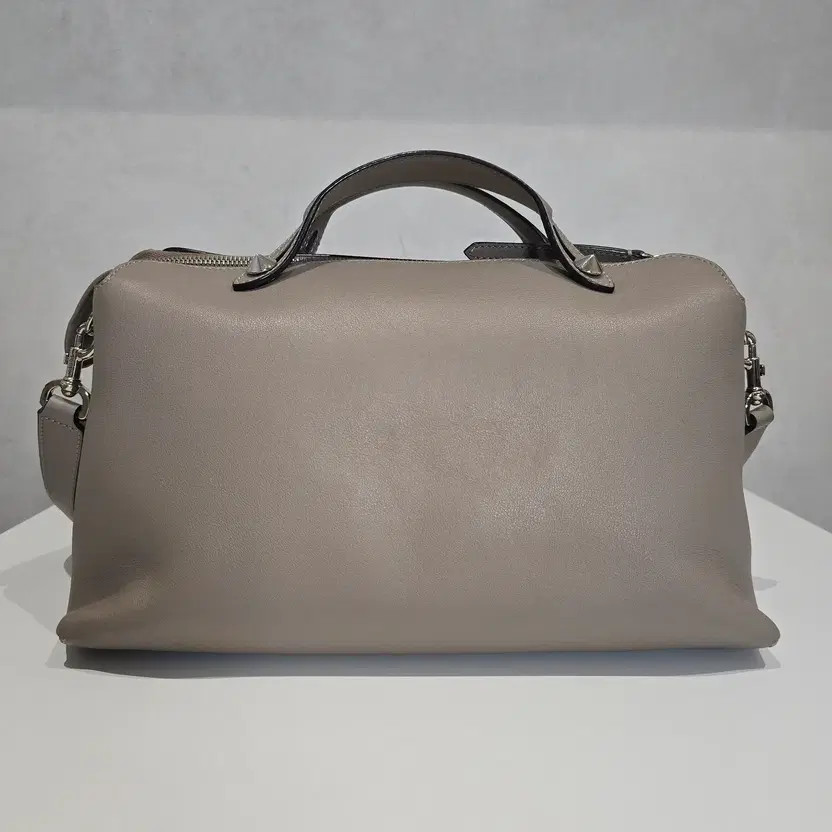 Luxol Fendi By the Way Large Shoulder Bag - Italy, Excellent Condition thumbnail 2