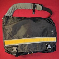 Mountain Hard Wear Sentinel Messenger Bag Padded Shoulder Sling.  Good+ Cond.