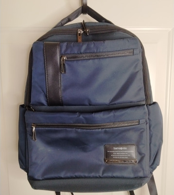 Samsonite OpenRoad Laptop Business Backpack Padded Navy Blue 17'' x 15.5'' x 5''