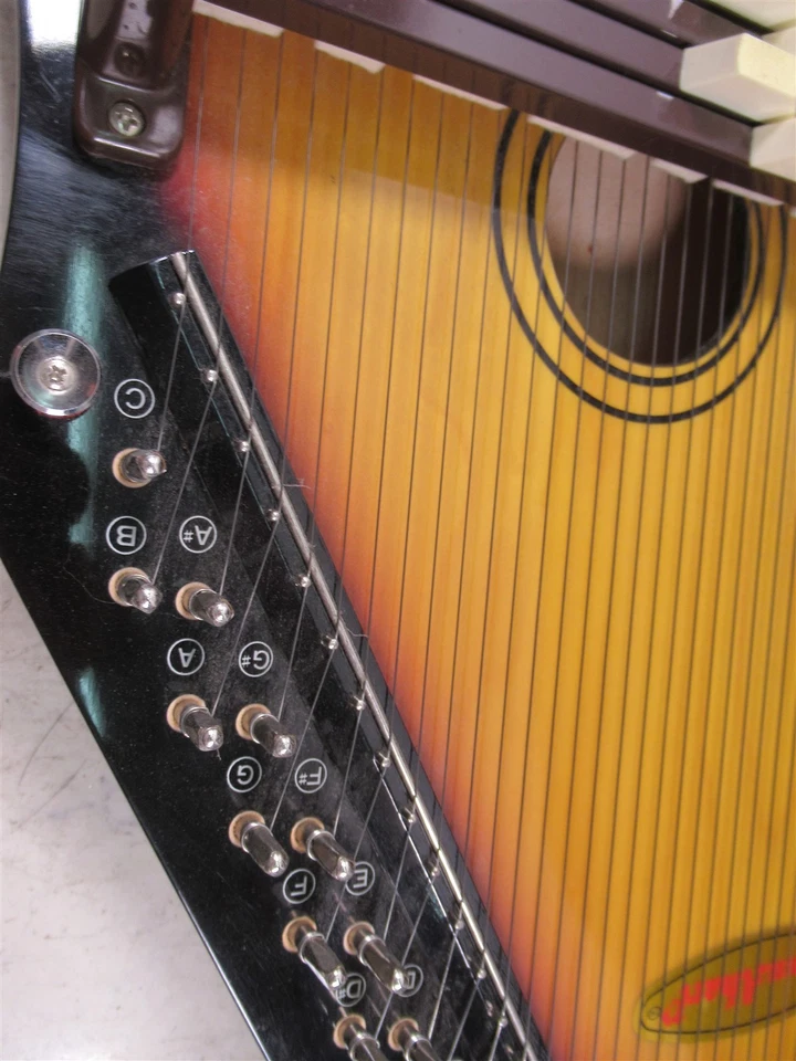 ChromAharp Autoharp 15 Cord Musical Instrument and Case Chorded Zither - Image 4 of 4