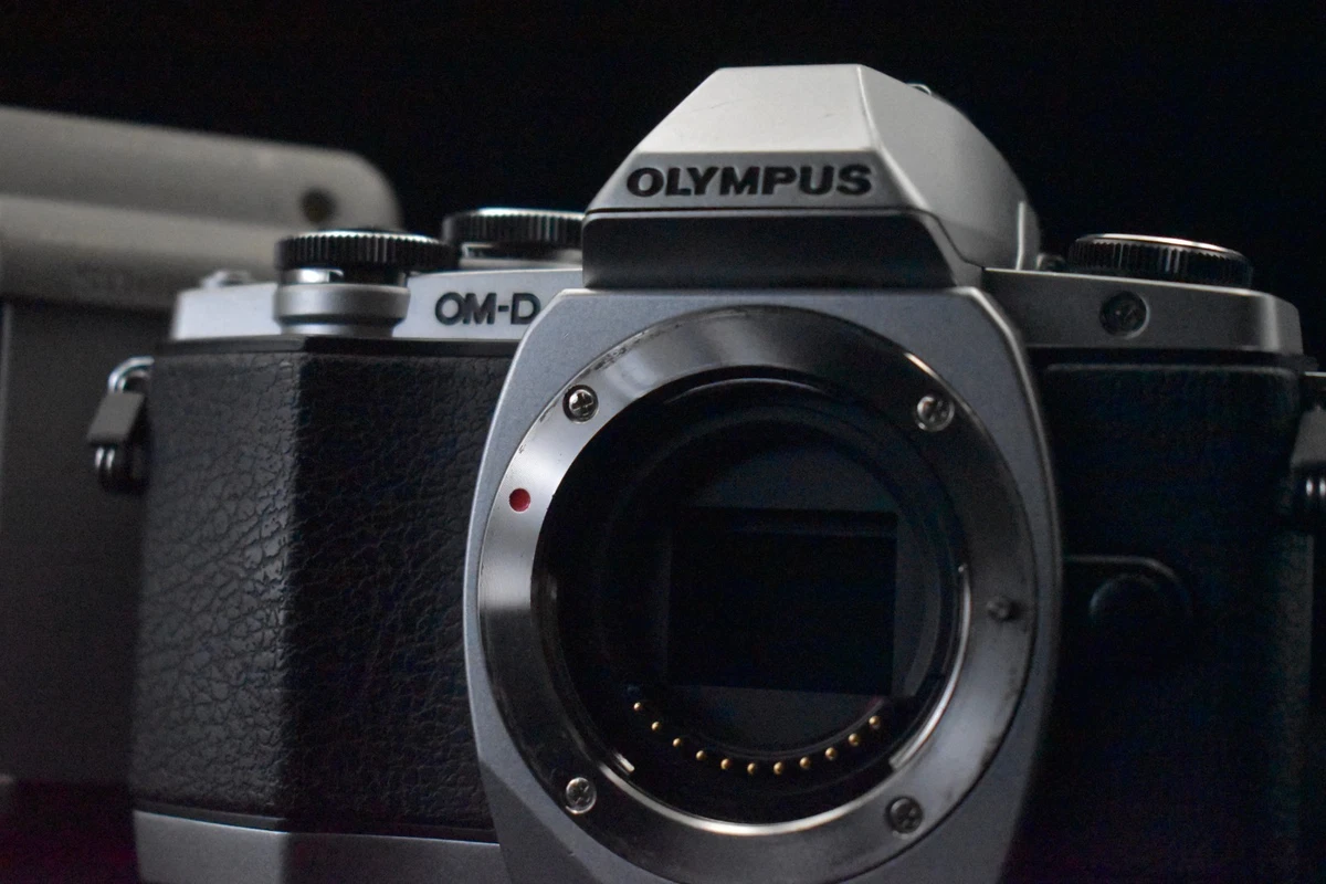 み*み様 OLYMPUS OM-D E-M10 動作未確認 ジャンク品 OLYMPUS OM-D E
