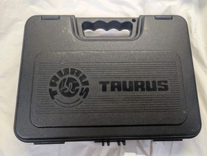 Taurus Factory Box PT809