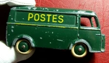 Dinky Toys 25B Peugeot D3A Postes made in France by Meccano