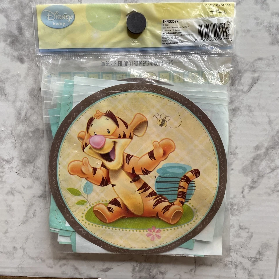 Banner plástico para baby shower Winnie the Pooh 7,75 pies de largo - sello Disney Baby Foto 2 de 3