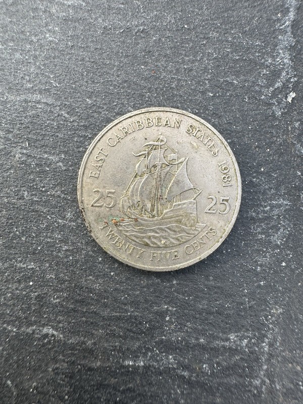 1981 East Caribbean 25C Quarter Vintage World Coin Queen Elizabeth II