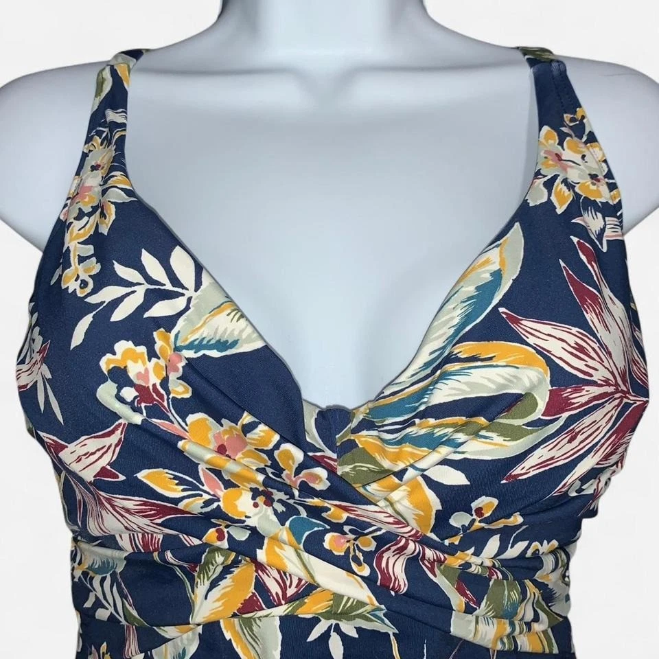 Top de baño Tankini floral de Catalina traje de baño - s Foto 3 de 4