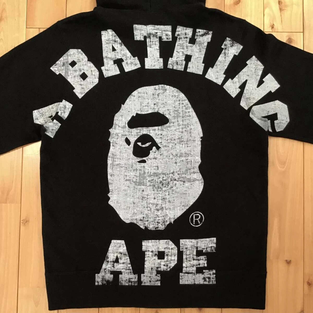 A BATHING APE (BAPE) Felpa con cappuccio e zip intera BIG College Logo taglia M nera una scimmia da bagno logo BAPE college