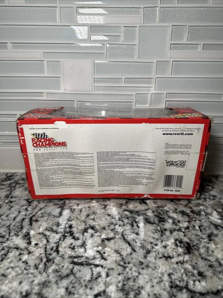 Racing Champions  1/24 Scale #22 Ward BURTON NASCAR Chase the Race 2002 Preview - Image 2 of 4