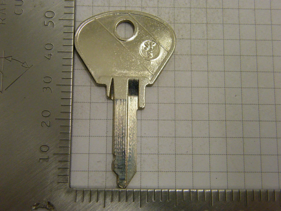 Llave C automática en blanco Fiat 1500 1800 2100 2300 Dino cupé 128 S, serie Sl 124 Foto 2 de 4