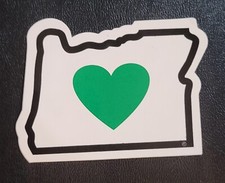 Small Vinyl Sticker - Green Heart - Oregon - 2 x 2.5 Inches