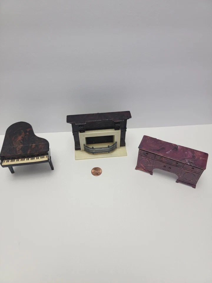 RENWAL vintage Dollhouse Furniture- Piano, desk, fireplace. 1940s and 50s - Image 2 of 4