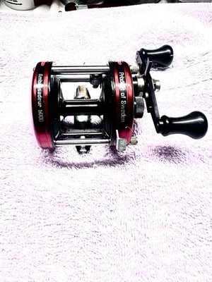 Abu Garcia Ambassadeur 5000 Red 1980 s model FREE SHIPPING !!