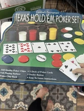 Cardinal's Professional Texas Hold'em Poker Set : Chips, Cards and green felt