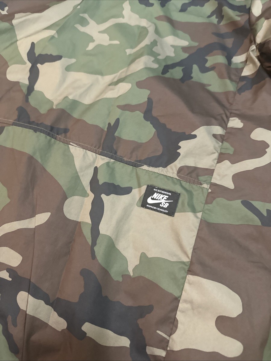 NIKE SB SHIELD COACH Mens Large Olive Black Camo Snap Button