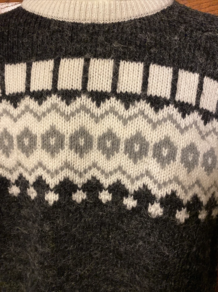 Vintage 1980s BRIAN MACNEIL MacNeil Mens Charcoal Gray Fair Isle SWEATER, Sz XL - Image 3 of 4