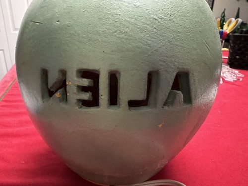 VTG Alien Monster Head Light Up Lamp 1995 Trendmasters Foam Halloween SciFi 90s - Picture 6 of 11